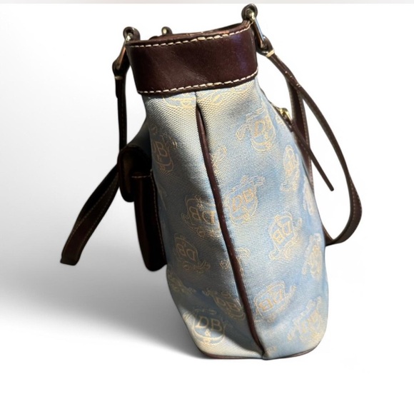 Dooney & Bourke East West Canvas / Leather Trim Donegal Crest Tote Shoulder Bag - Picture 5 of 16